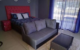 Moholoholo Lodge